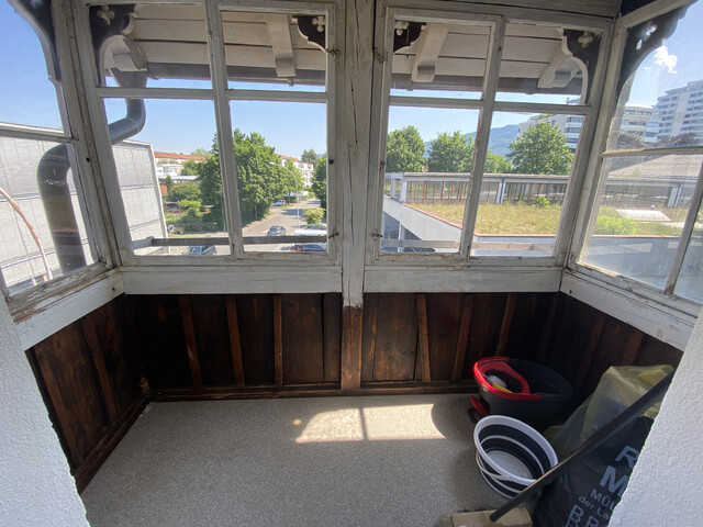 "ohne Provision" helle 3,5 Zimmer Wohnung mit verglaster Veranda 