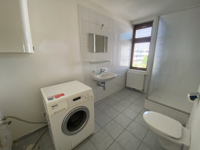 "ohne Provision" helle 3,5 Zimmer Wohnung mit verglaster Veranda 