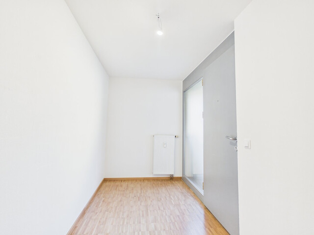 Sanierte 4-Zimmer-Eckwohnung mit südseitiger Terrasse & verglaster Veranda – Ruhelage mit bester Infrastruktur