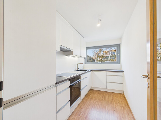 Sanierte 4-Zimmer-Eckwohnung mit südseitiger Terrasse & verglaster Veranda – Ruhelage mit bester Infrastruktur