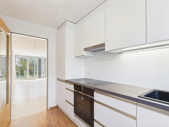 Sanierte 4-Zimmer-Eckwohnung mit südseitiger Terrasse & verglaster Veranda – Ruhelage mit bester Infrastruktur