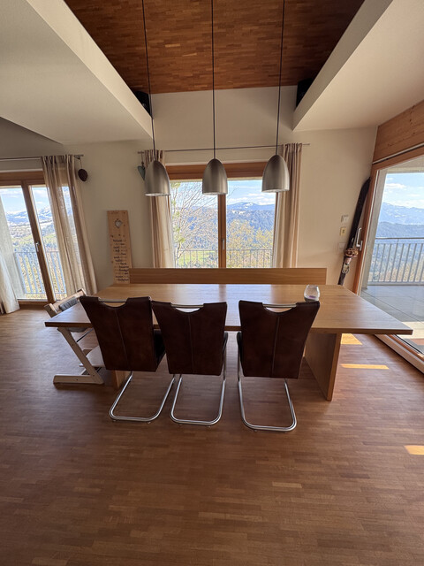 Traumhafter Blick von der FLUH über die Berge und ins Rheintal - 140qm, +4 Zimmer, Alpen-Chalet-Style 
