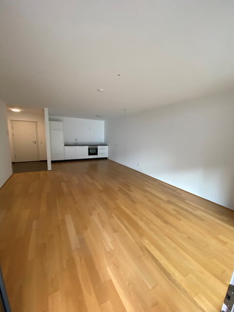 Schöne Gartenwohnung mit Garten, Terrasse und Tiefgaragenplatz!