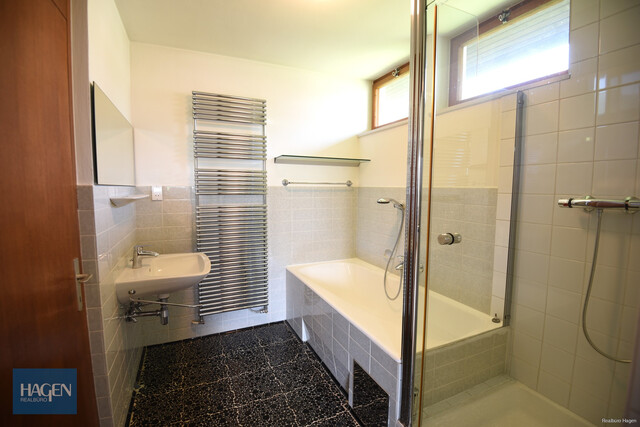 Außergewöhnliches Wohnen in Satteins - Haus mit Ausblick und großem Grundstück!