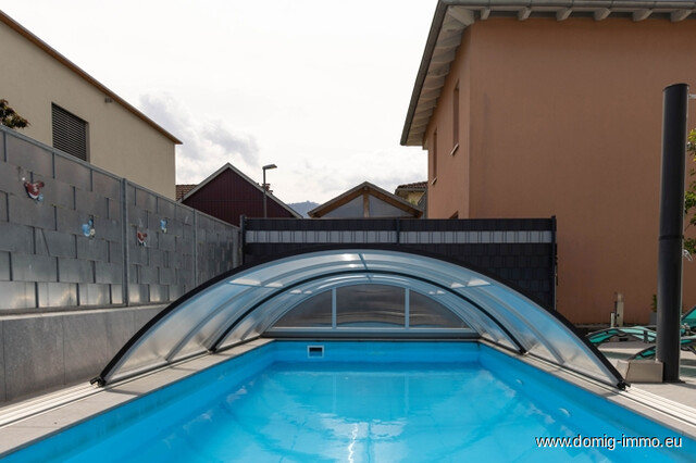 Einfamilienhaus mit Pool, Outdoor-Küche & Smart-Home-Komfort