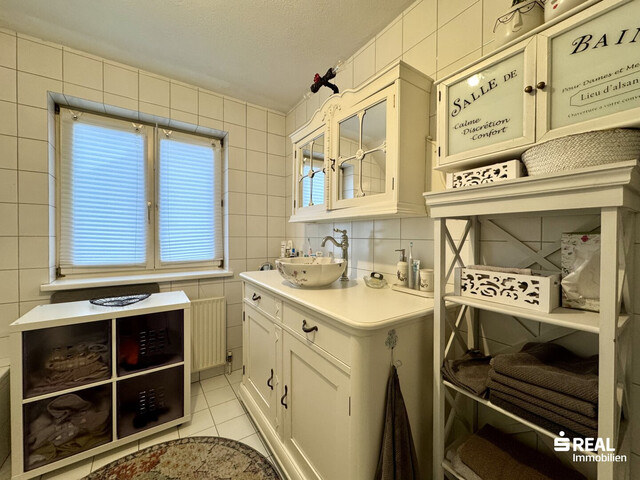 Großzügige 2-Zimmerwohnung mit Balkon & Carportparkplatz