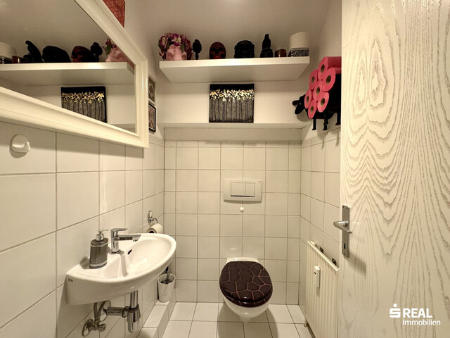 Großzügige 2-Zimmerwohnung mit Balkon & Carportparkplatz