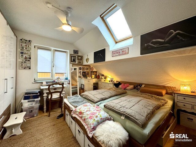 Großzügige 2-Zimmerwohnung mit Balkon & Carportparkplatz