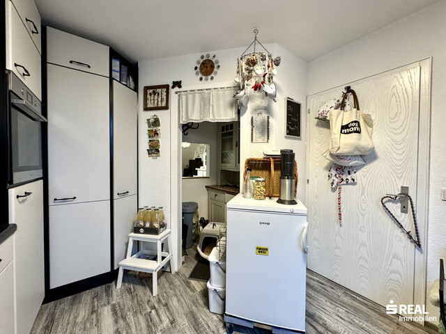 Großzügige 2-Zimmerwohnung mit Balkon & Carportparkplatz