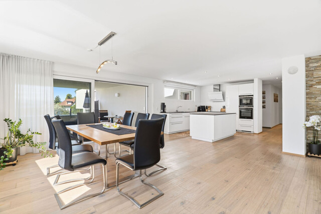 Dornbirn: Ca. 130 m² Wohnfläche, 4 Zimmer, traumhafter Weitblick und große Terrasse mit Garten!