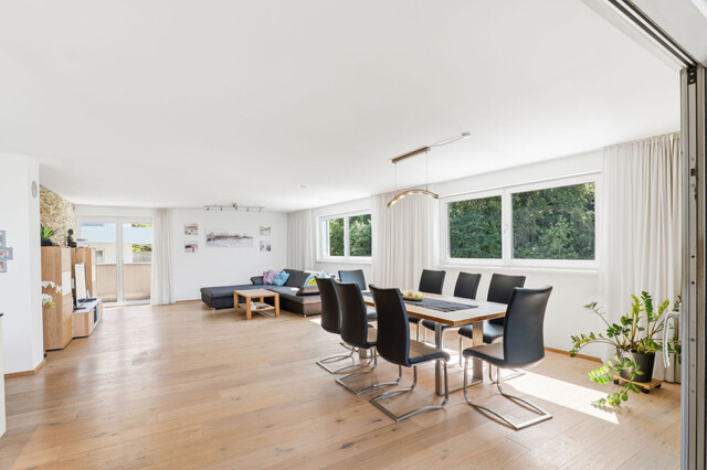 Dornbirn: Ca. 130 m² Wohnfläche, 4 Zimmer, traumhafter Weitblick und große Terrasse mit Garten!