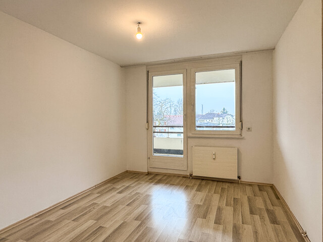 Familienfreundliche 4,5-Zimmer-Wohnung mit großzügigem Balkon & Tiefgarage