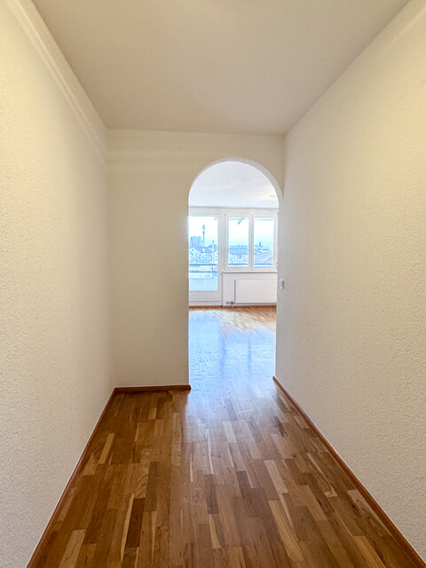 Familienfreundliche 4,5-Zimmer-Wohnung mit großzügigem Balkon & Tiefgarage