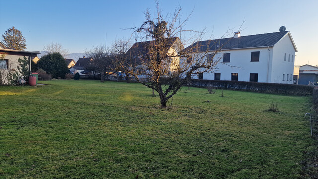 Sonniges und ruhig gelegenes Baugrundstück in Lauterach von Privat zu verkaufen (PROVISIONSFREI!)