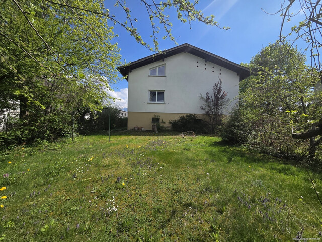 Einfamilienhaus mit großzügigem Grundstück und viel Potenzial in Meiningen