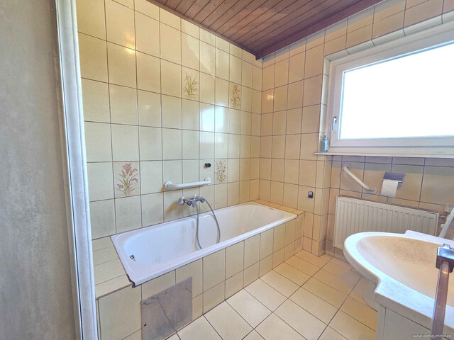 Einfamilienhaus mit großzügigem Grundstück und viel Potenzial in Meiningen