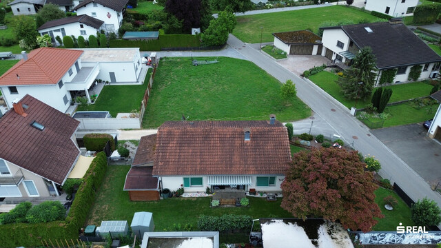 Charmanter Bungalow in ruhiger Lage mit traumhaftem Garten