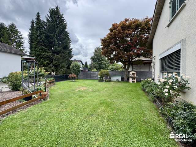 Charmanter Bungalow in ruhiger Lage mit traumhaftem Garten