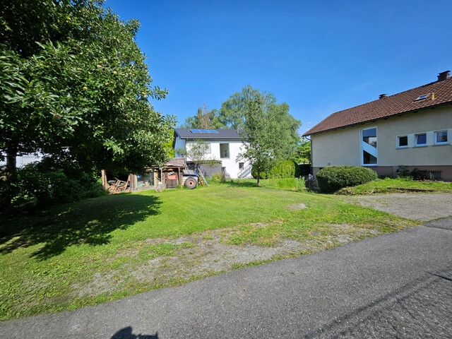 Leistbares gut geschnittenes Grundstück in ruhiger und sonniger Lage von Mäder!