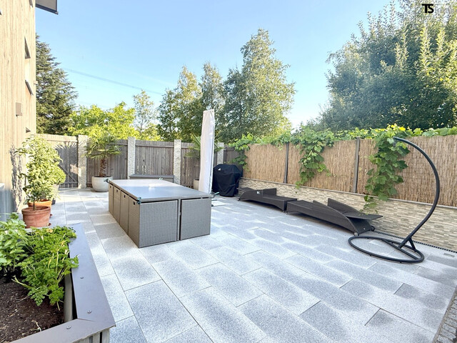 Bregenz: Langen: Garten-Wohnung ca. 200 m2 mit 8 Zimmern, Garten 169 m2 Terrasse 56 m2 & Balkon