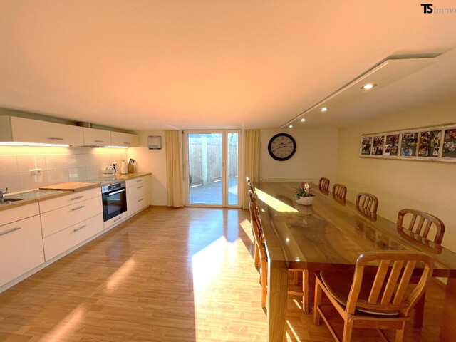 Bregenz: Langen: Garten-Wohnung ca. 200 m2 mit 8 Zimmern, Garten 169 m2 Terrasse 56 m2 & Balkon