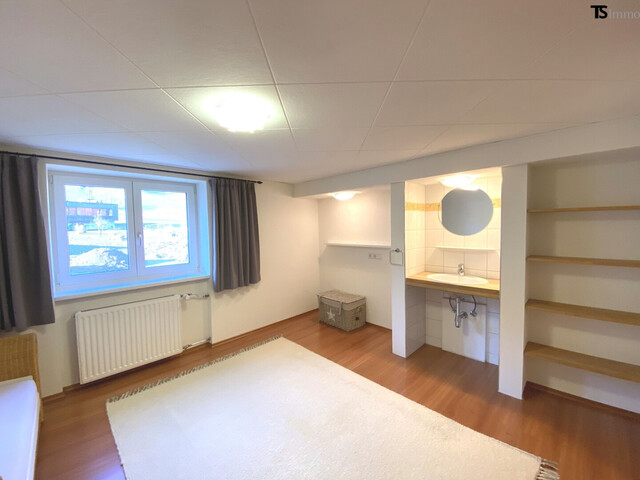 Bregenz: Langen: Garten-Wohnung ca. 200 m2 mit 8 Zimmern, Garten 169 m2 Terrasse 56 m2 & Balkon