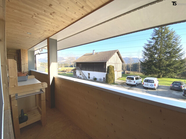 Bregenz: Langen: Garten-Wohnung ca. 200 m2 mit 8 Zimmern, Garten 169 m2 Terrasse 56 m2 & Balkon