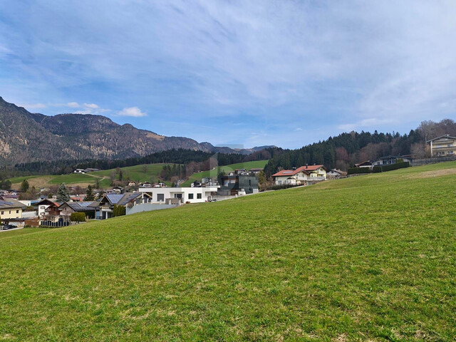 VIEL SONNE UND RUHE ZUR VERWIRKLICHUNG IHRES TRAUMHAUSES
