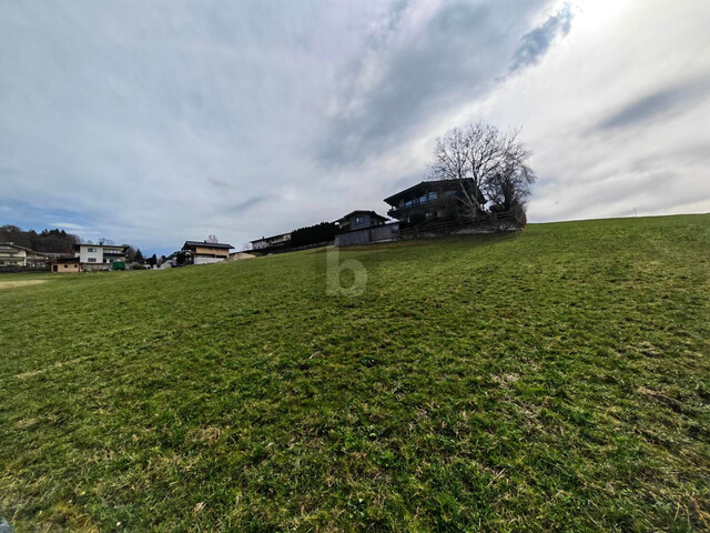 VIEL SONNE UND RUHE ZUR VERWIRKLICHUNG IHRES TRAUMHAUSES