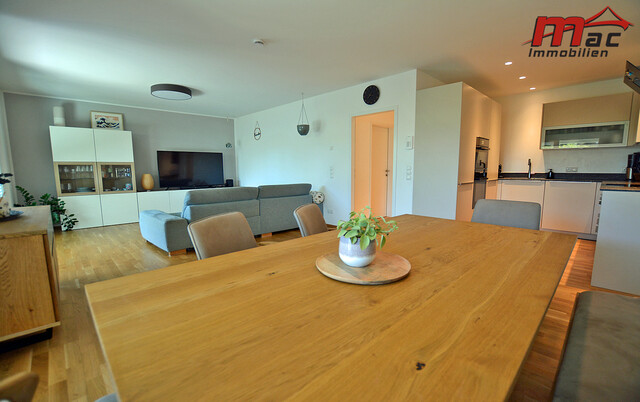 Neuwertige 4-Zimmer-Gartenwohnung mit großem Privatgarten & hochwertiger Ausstattung