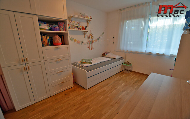 Neuwertige 4-Zimmer-Gartenwohnung mit großem Privatgarten & hochwertiger Ausstattung