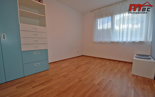 Neuwertige 4-Zimmer-Gartenwohnung mit großem Privatgarten & hochwertiger Ausstattung