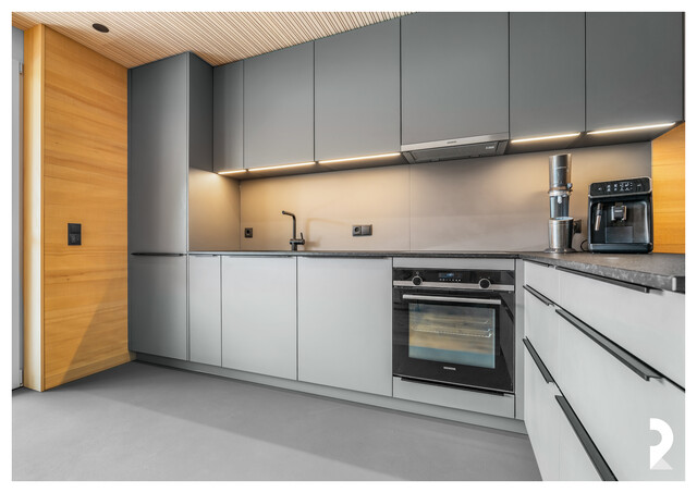 MODERNE 4-ZIMMER-WOHNUNG MIT TERRASSE UND TIEFGARAGENPLATZ