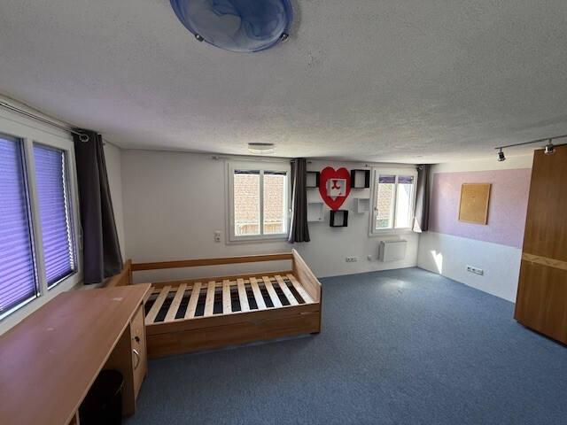 Ehemaliges Gasthaus Hirschen und angrenzende 5-Zimmerwohnung mit Garten zu vermieten 