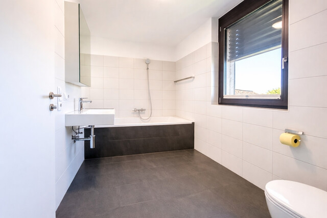 3 Zimmer-Wohnung  |  Balkon  |  Haselstauden  |  Karren-Blick  |  Toplage