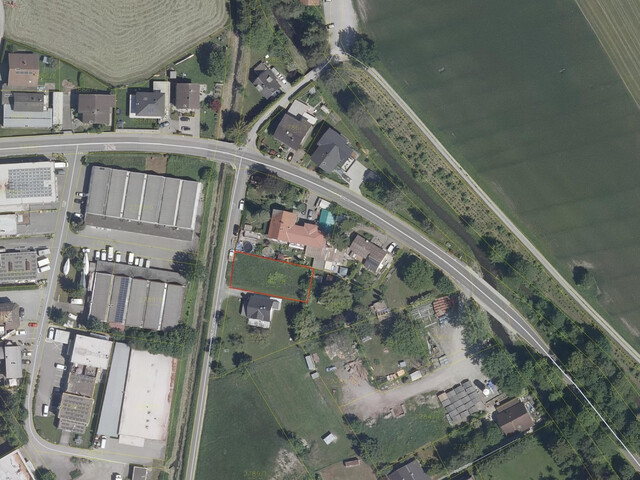 Schönes Grundstück für Ihr neues Eigenheim in liebevoller Umgebung