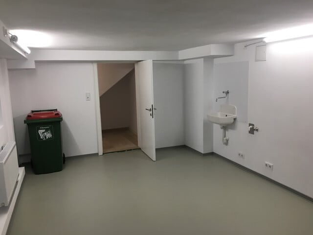 Geräumige 4- Zimmer-Wohnung in einem Zweifamilienhaus