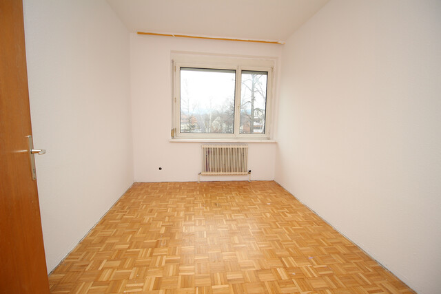 4 1/2 Zimmer-Wohnung - gute Lage - renovierungsbedürftig - provisionsfrei