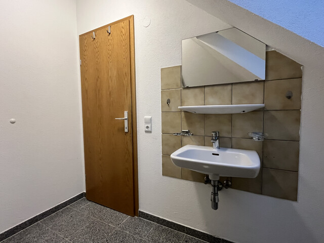 Auch Kurzzeitmiete! Schönes neuwertiges möbliertes Apparttement 