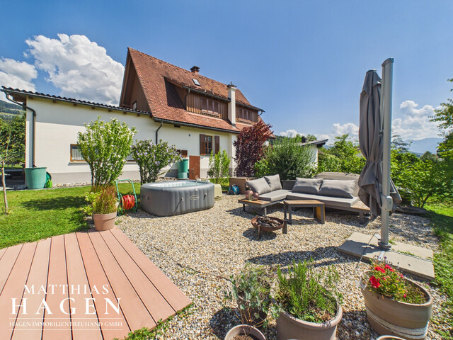 Stylishes Einfamilienhaus mit großem Garten in ruhiger Lage