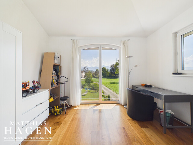 Stylishes Einfamilienhaus mit großem Garten in ruhiger Lage
