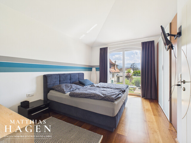 Stylishes Einfamilienhaus mit großem Garten in ruhiger Lage