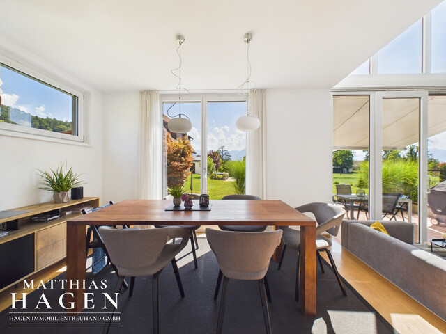 Stylishes Einfamilienhaus mit großem Garten in ruhiger Lage