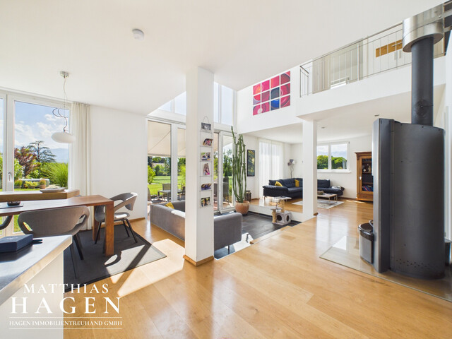 Stylishes Einfamilienhaus mit großem Garten in ruhiger Lage