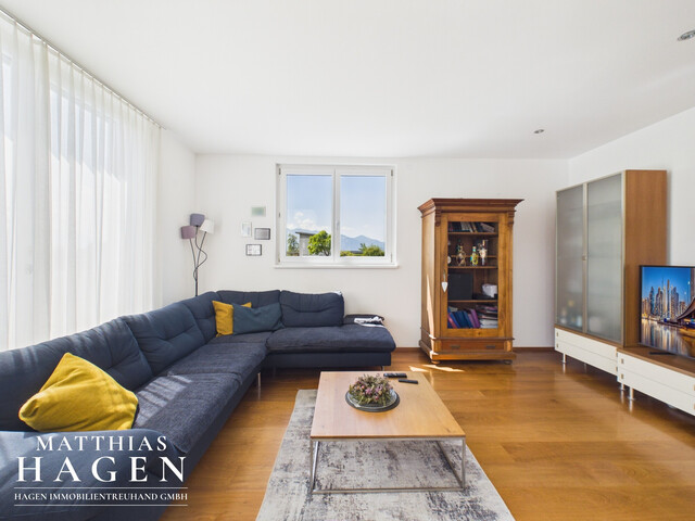 Stylishes Einfamilienhaus mit großem Garten in ruhiger Lage
