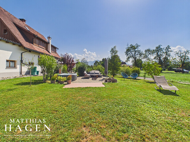 Stylishes Einfamilienhaus mit großem Garten in ruhiger Lage