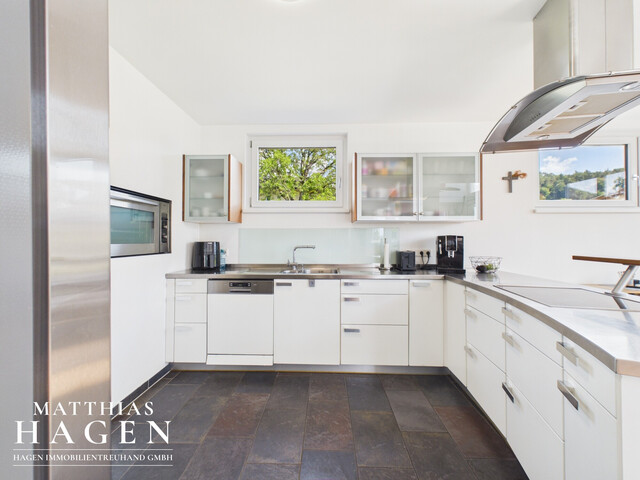 Stylishes Einfamilienhaus mit großem Garten in ruhiger Lage