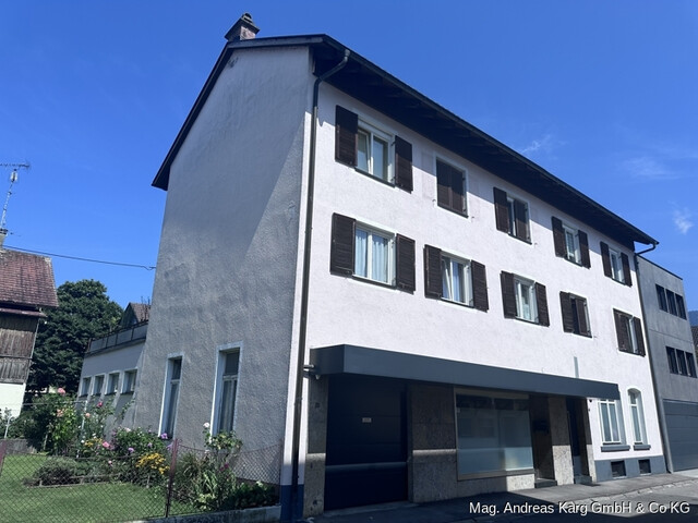 Zwei Wohnungen auf einer Ebene mit Terrassen und großem Entwicklungspotenzial in Bregenz - Rieden