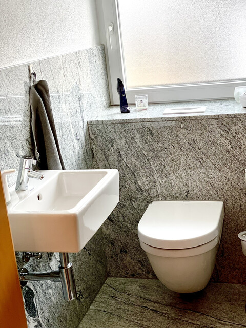 2 große schöne Wohnungen in einem Haus 