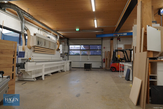 Vielseitig verwendbare Gewerbehalle mit guter Infrastruktur 
in Hohenems